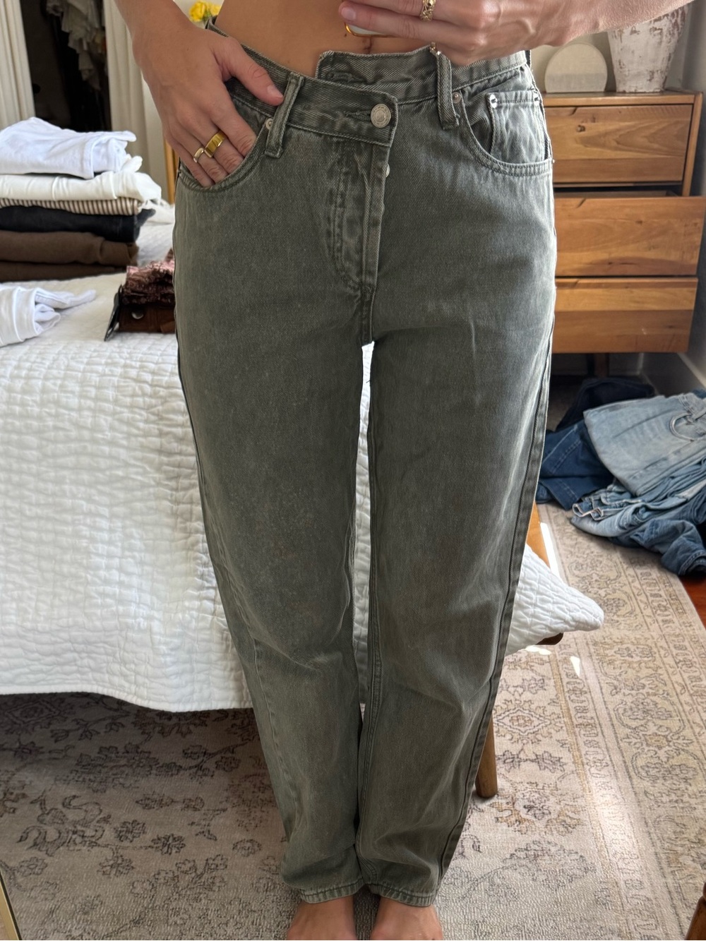 Mid-Rise Olive Green Straight-Leg Loose Women’s Jeans